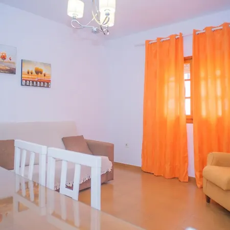 Centrico En Conil Con Balcon Privado, Aire Acondicionado Y Garaje Familia Apartment