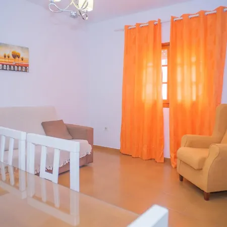 Centrico En Conil Con Balcon Privado, Aire Acondicionado Y Garaje Familia Apartment