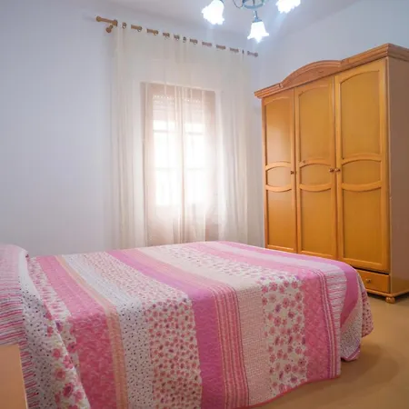 Centrico En Conil Con Balcon Privado, Aire Acondicionado Y Garaje Familia *